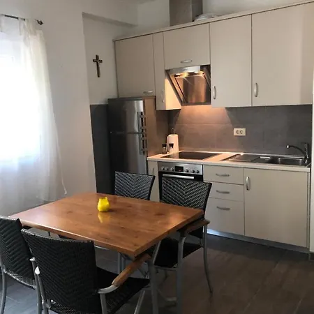 Modern In A Quit Neighbourhood Appartement