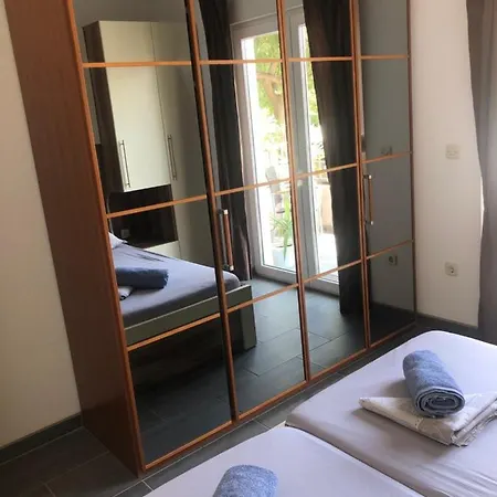 Modern In A Quit Neighbourhood Apartman