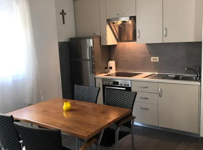 Modern In A Quit Neighbourhood Apartman