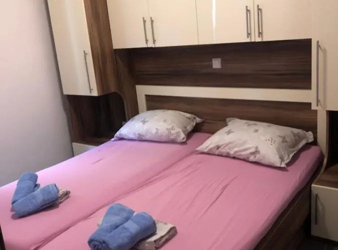 Apartman Modern In A Quit Neighbourhood Makarska